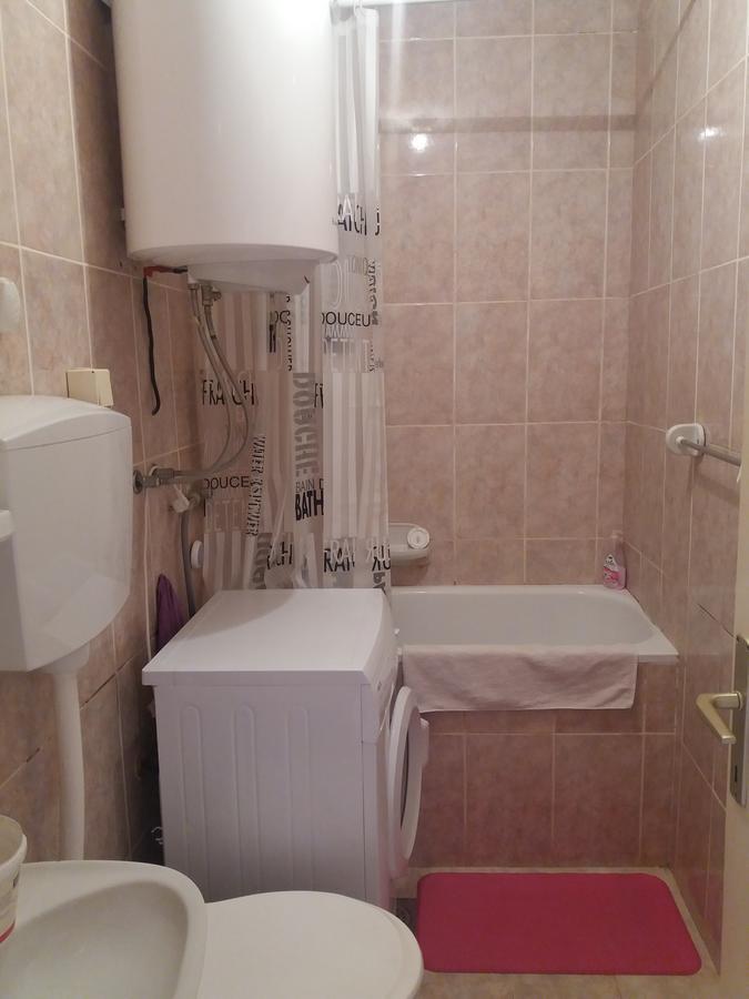 One Bedroom Apartment 500M From The Beach บุดวา ภายนอก รูปภาพ